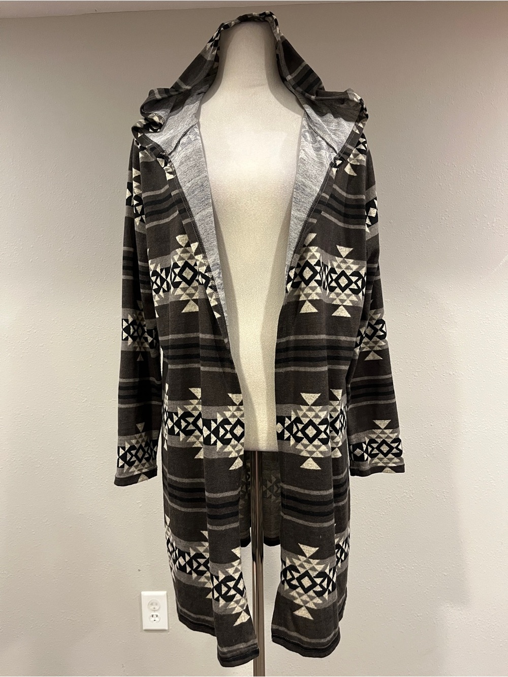 Open-Front Hooded Aztec print Cardigan size large